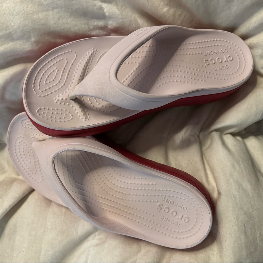 CROCS Pink & Red Women's flat form Sandals - Picture 5 of 7